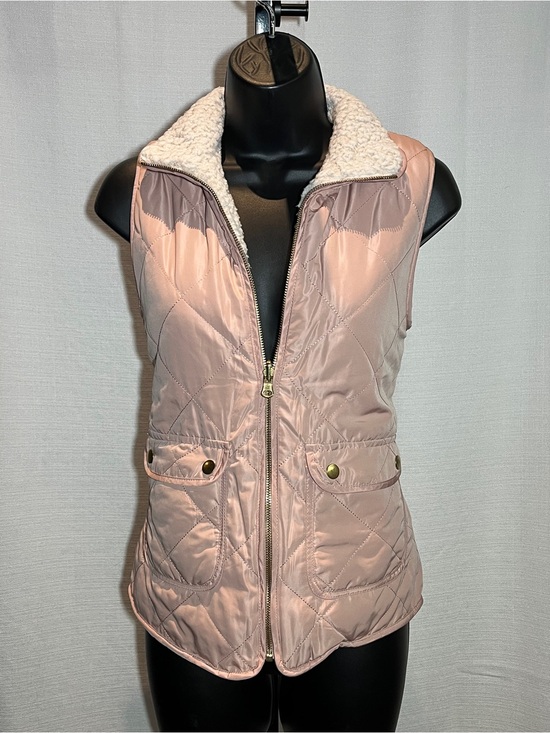 Love Tree Jackets & Blazers - Love Tree Reversible Quilted Vest
Blush Pink/Sherpa/ Rose Gold zipper